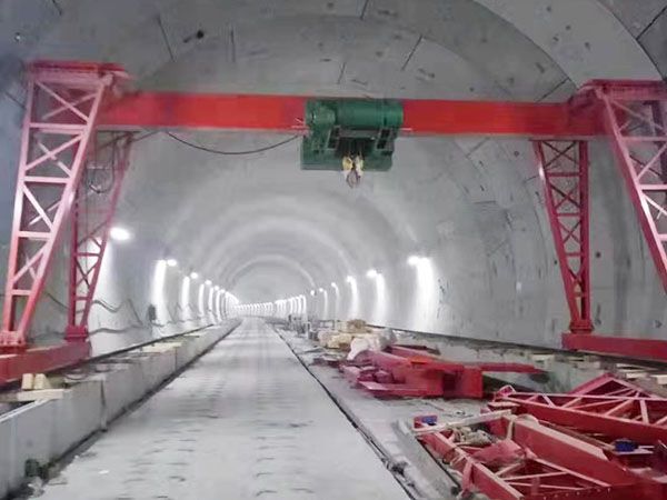 gantry crane with electric hoist