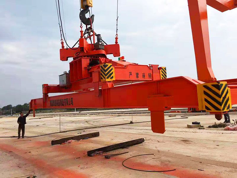 Container lifting equipment for shipment