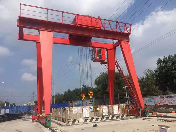 雙梁門式起重機(jī)